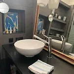 Apartment Convenience & Charm With A View