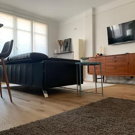 Convenience & Charm With A View *