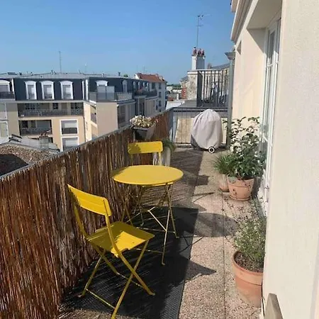 Convenience & Charm With A View Apartmán *